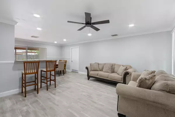 West Palm Beach, FL 33405,3329 E El Vedado CT