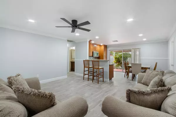 West Palm Beach, FL 33405,3329 E El Vedado CT