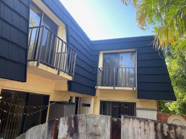 Palm Springs, FL 33461,127 Woodland RD