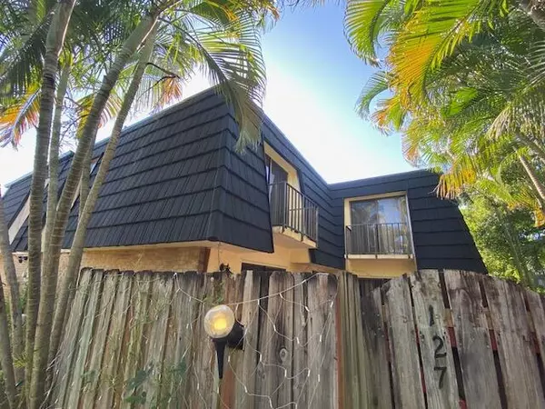 Palm Springs, FL 33461,127 Woodland RD