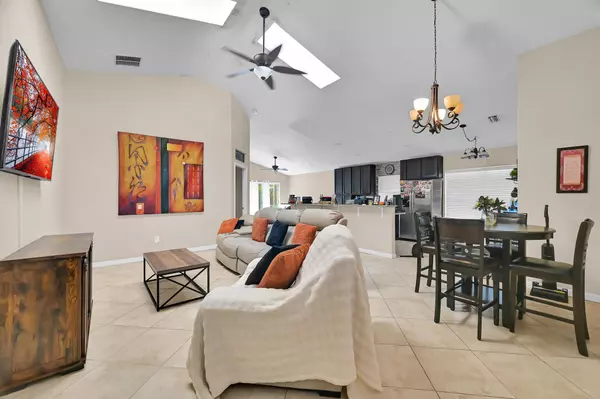 Port Saint Lucie, FL 34986,562 SW Saint Martins CV