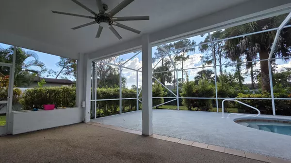 Port Saint Lucie, FL 34983,668 SE Walters TER