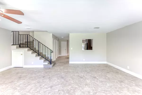 Boca Raton, FL 33487,660 Coventry ST