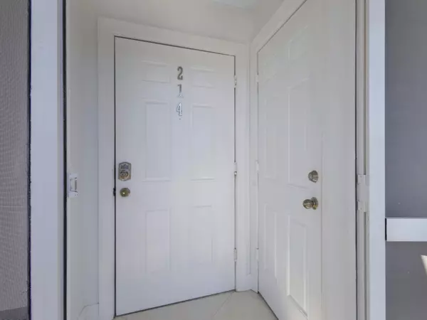 Boca Raton, FL 33431,701 NE Harbour TER 2140