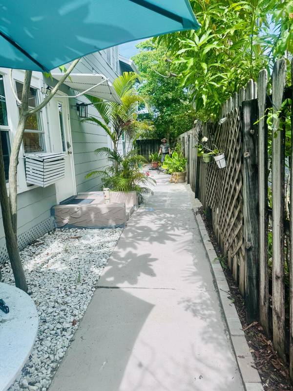 204 S M ST Upstairs Unit, Lake Worth Beach, FL 33460