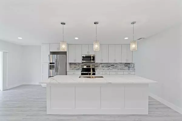 West Palm Beach, FL 33417,5036 Alfred DR