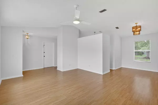 Port Saint Lucie, FL 34953,849 SW Mccoy AVE