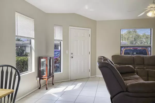 Fort Pierce, FL 34982,2832 Stoneway LN B