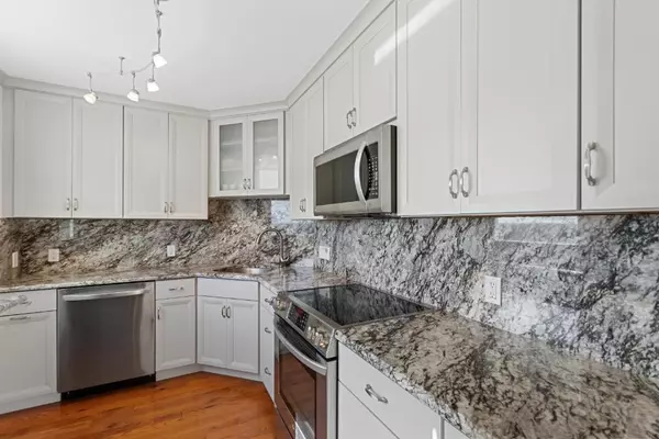 North Palm Beach, FL 33408,136 Lakeshore DR Ph10