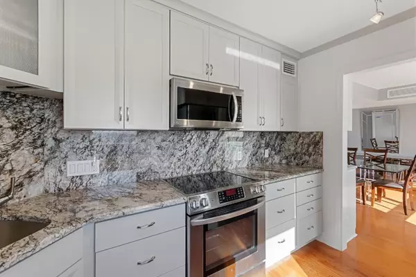 North Palm Beach, FL 33408,136 Lakeshore DR Ph10