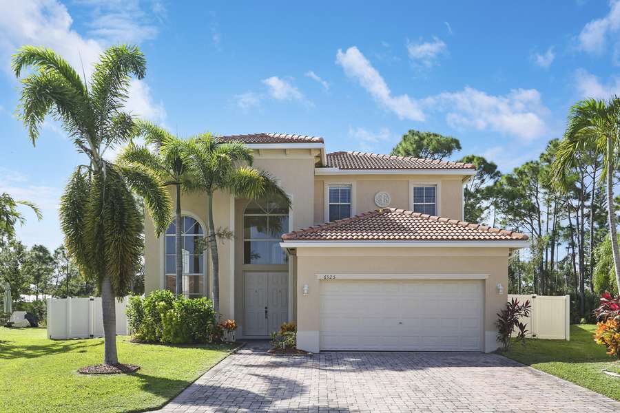 6325 Spring Lake TER, Fort Pierce, FL 34951