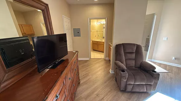 Port Saint Lucie, FL 34986,8294 Mulligan CIR B