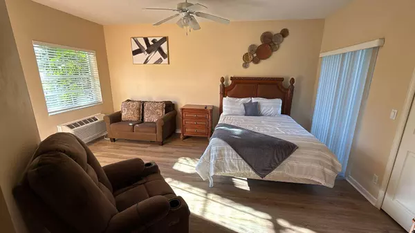 8294 Mulligan CIR B, Port Saint Lucie, FL 34986