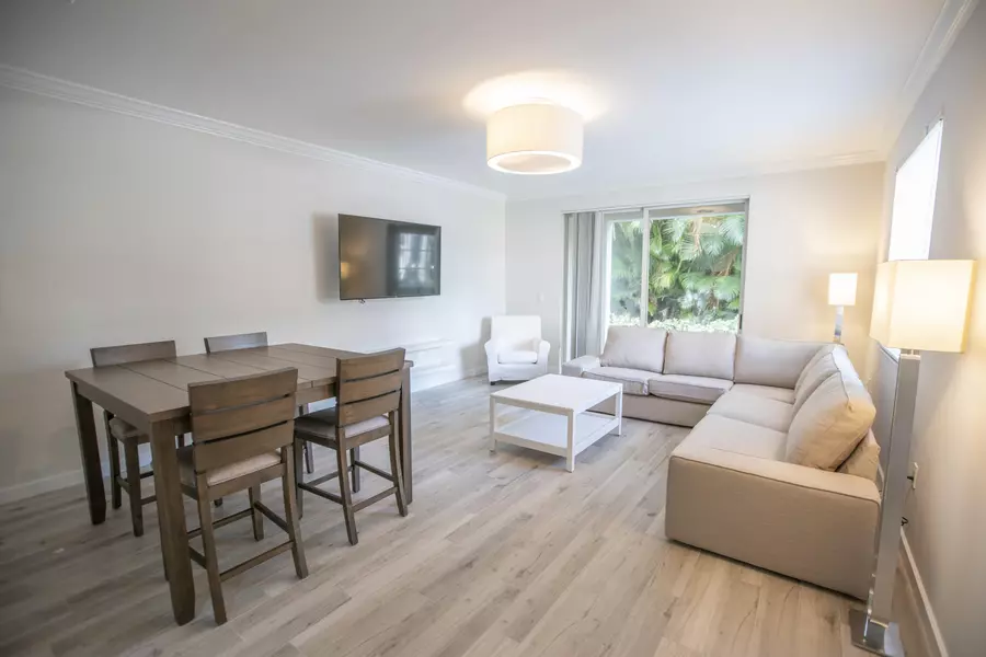 11765 St Andrews PL 106, Wellington, FL 33414