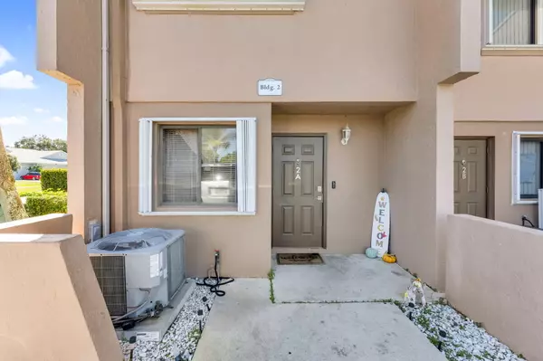 Royal Palm Beach, FL 33411,139 Sparrow DR 2a