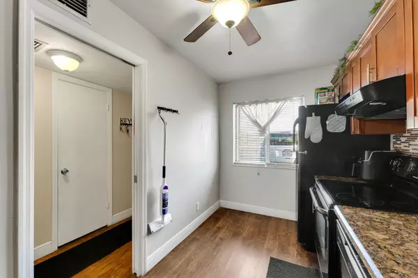 Royal Palm Beach, FL 33411,139 Sparrow DR 2a