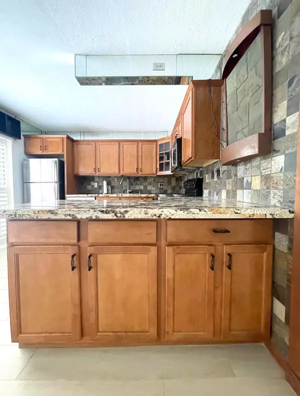 Palm Springs, FL 33461,65 Lake Arbor DR