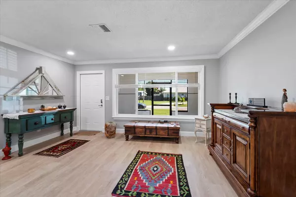 Port Saint Lucie, FL 34983,409 SE Gasparilla AVE