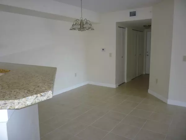 West Palm Beach, FL 33409,4211 San Marino BLVD 201