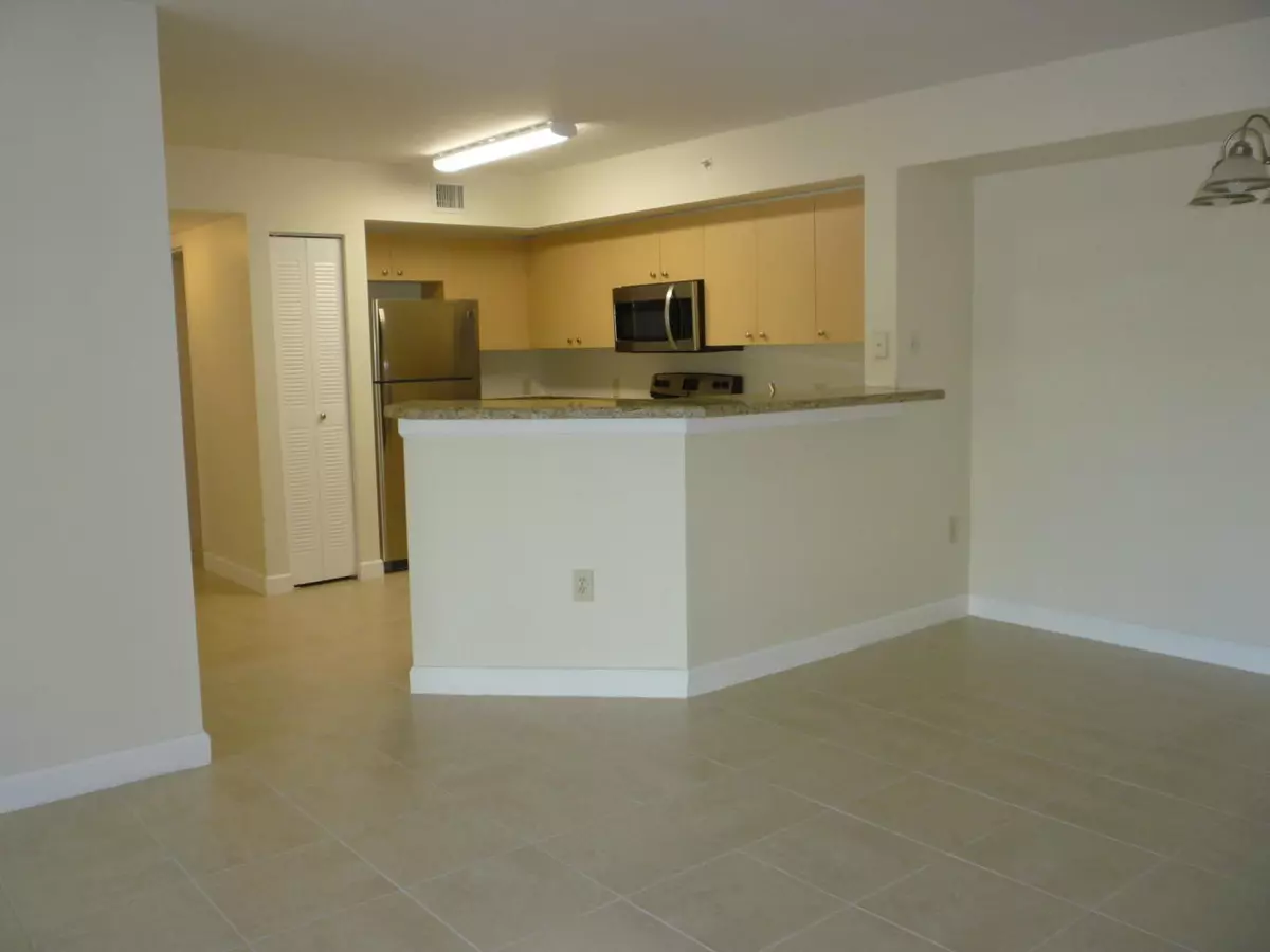 West Palm Beach, FL 33409,4211 San Marino BLVD 201