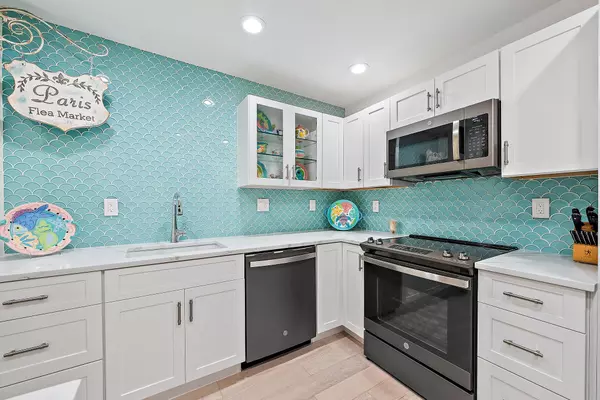 South Palm Beach, FL 33480,3520 S Ocean BLVD L402