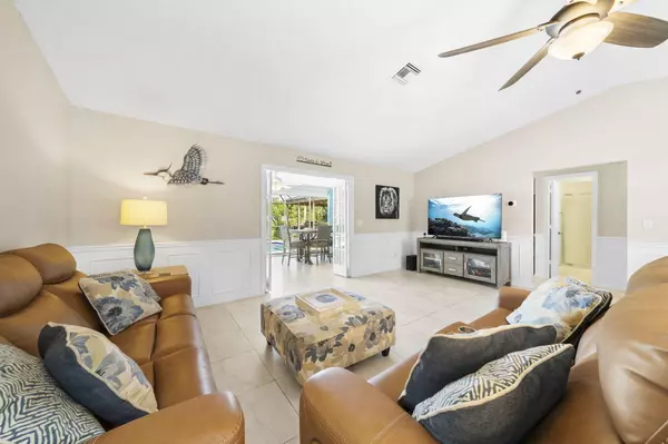 Vero Beach, FL 32962,117 N SW 19th CIR