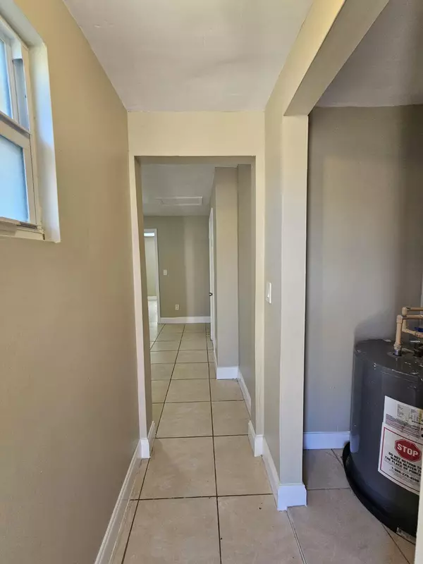 Riviera Beach, FL 33404,752 Dr Martin Luther King Jr BLVD 5