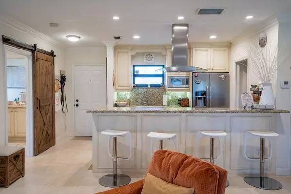 Wellington, FL 33414,13334 Polo Club Road RD 324-325