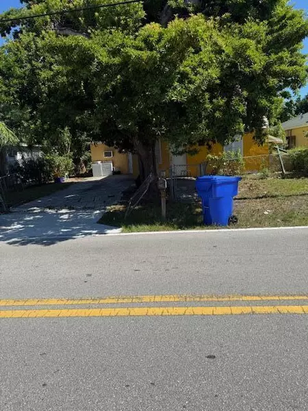 7890 Overlook RD, Lake Worth, FL 33462