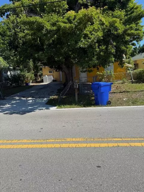 Lake Worth, FL 33462,7890 Overlook RD