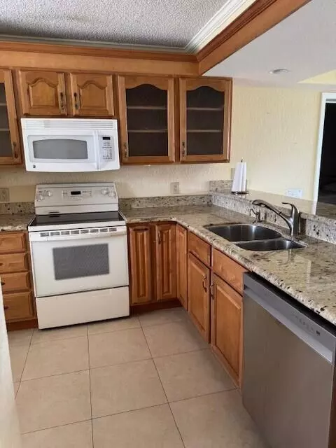 West Palm Beach, FL 33409,2421 Village BLVD 404