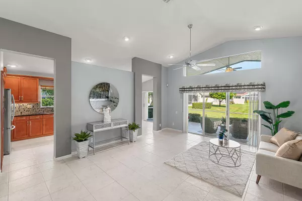 Boynton Beach, FL 33437,6691 Maybrook RD