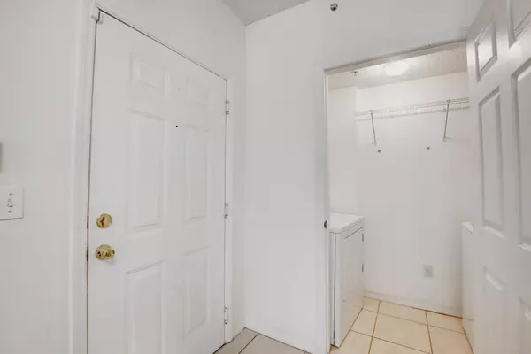 Lake Worth, FL 33463,5024 Lantana RD 3206