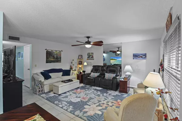 Vero Beach, FL 32962,47 Vista Gardens TRL 102