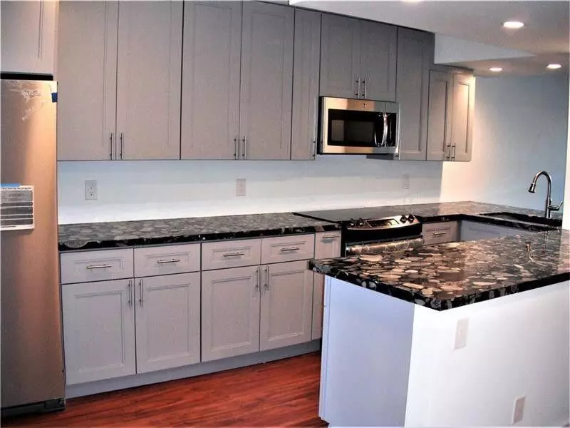 Fort Lauderdale, FL 33311,640 Tennis Club DR 306