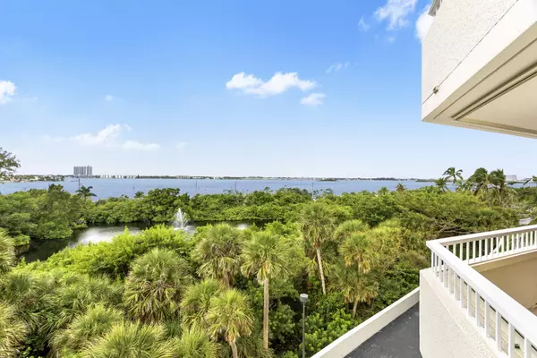 Singer Island, FL 33404,5070 N Ocean DR 2c