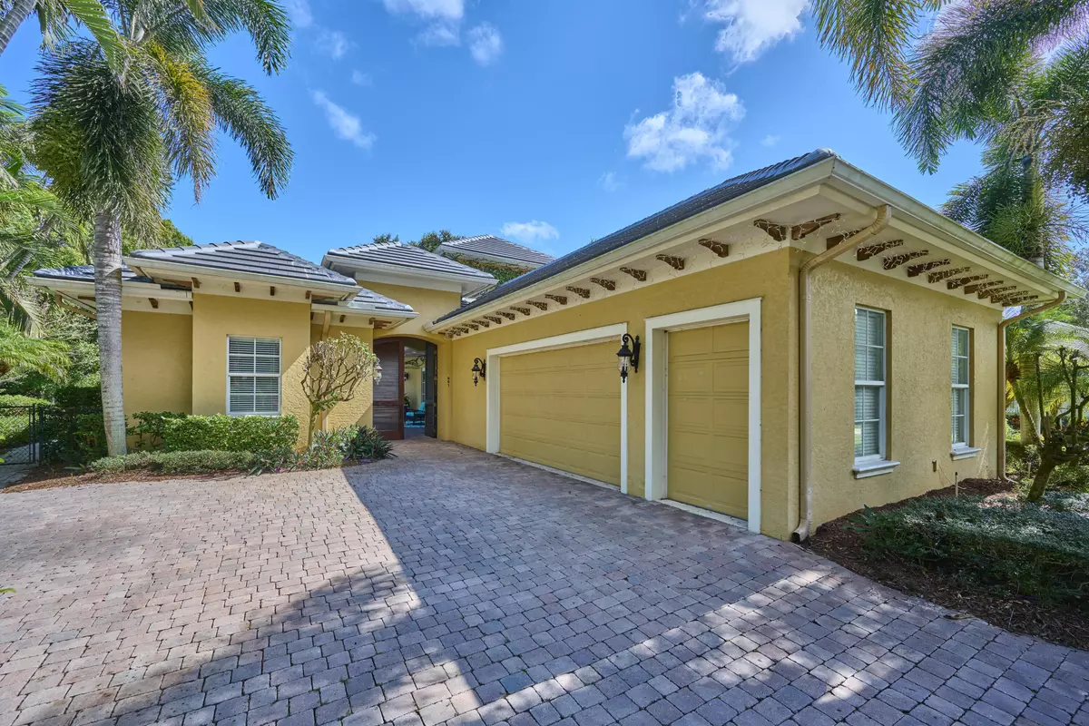 Vero Beach, FL 32962,601 SW Bridgewater LN