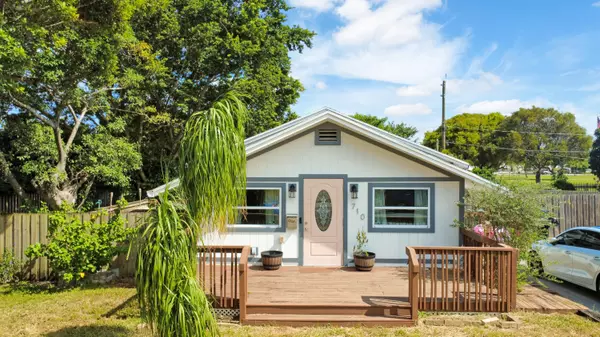 710 S Pine ST, Lake Worth Beach, FL 33460