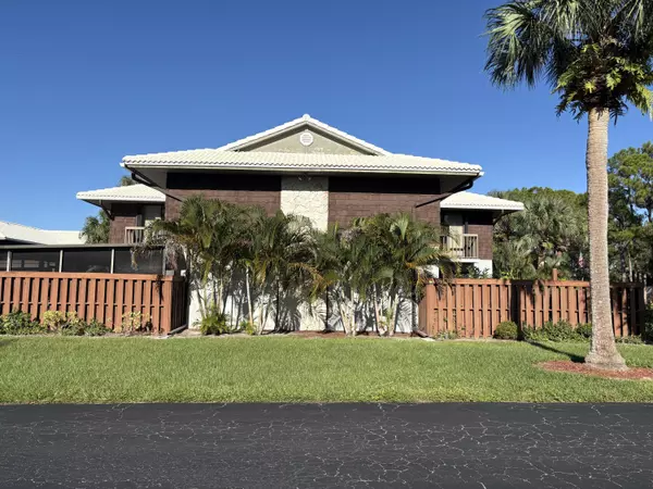 203 SE Camelot Gardens BLVD C, Port Saint Lucie, FL 34952