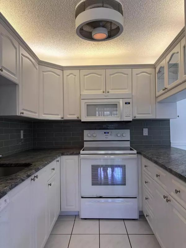 Port Saint Lucie, FL 34952,203 SE Camelot Gardens BLVD C