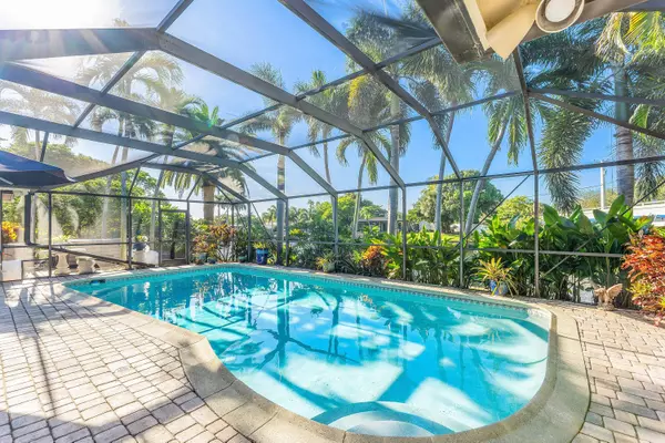 Oakland Park, FL 33309,2074 NW 38th ST