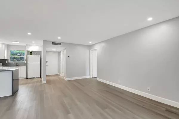 Palm Springs, FL 33461,702 Lori DR 194