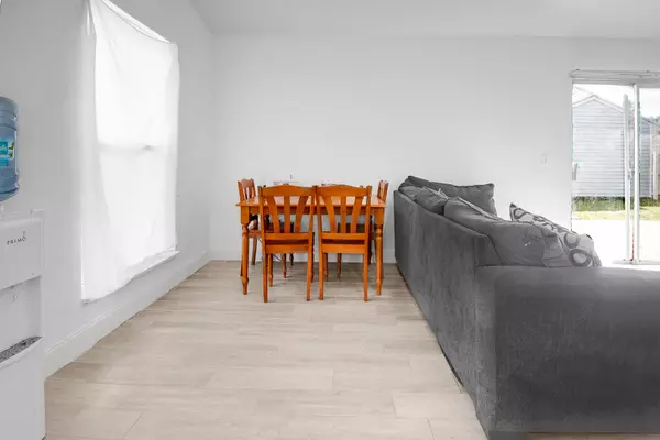 Pembroke Pines, FL 33025,8642 SW 15th ST