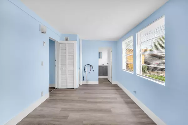 Riviera Beach, FL 33404,1497 Silver Beach RD