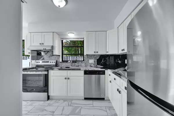 498 NE 42nd ST, Boca Raton, FL 33431