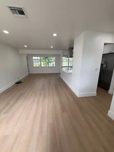 West Palm Beach, FL 33407,4877 S Caribbean BLVD