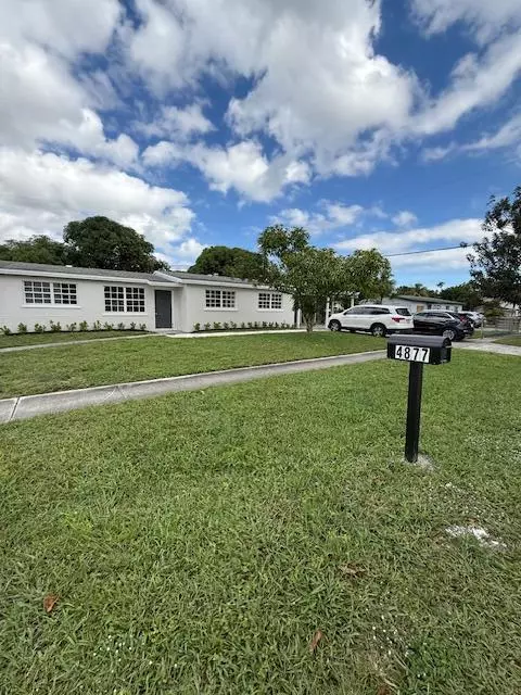 4877 S Caribbean BLVD, West Palm Beach, FL 33407