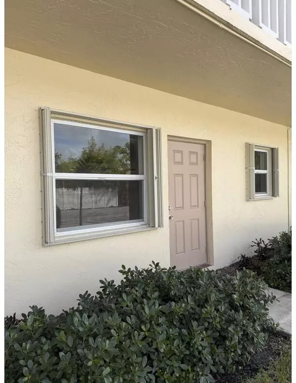 Lantana, FL 33462,1204 S Lake DR 4