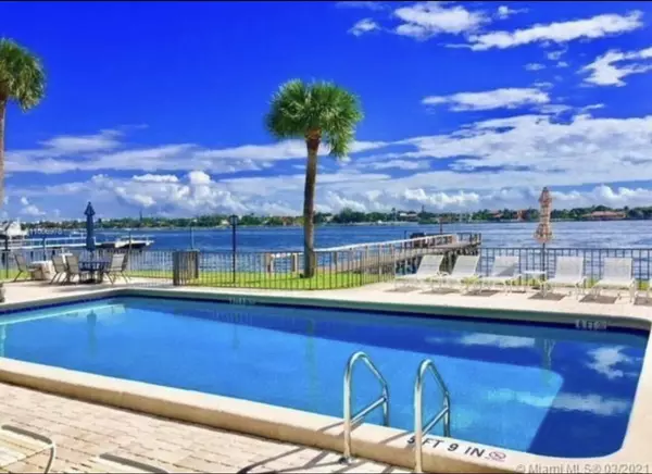 Lantana, FL 33462,1204 S Lake DR 4