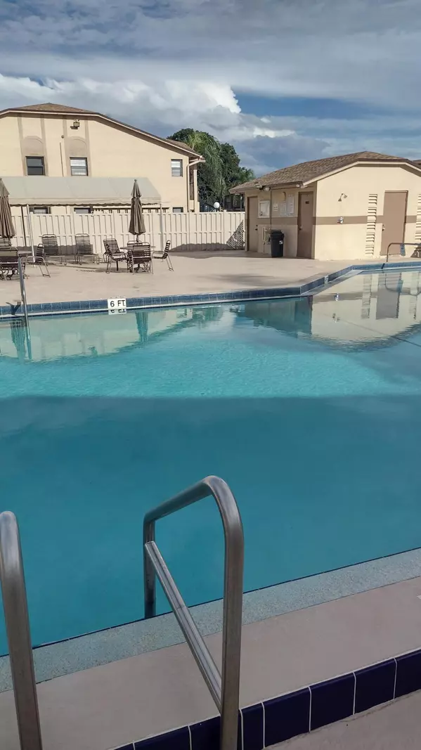 Boca Raton, FL 33428,9430 Boca Cove CIR 209